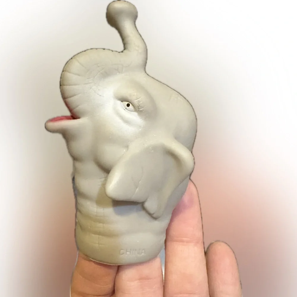VTG RARE ELEPHANT FINGER PUPPET ZOO SAFARI JUNGLE LUCK LUCKY TOY COLLECTIBLE 3”